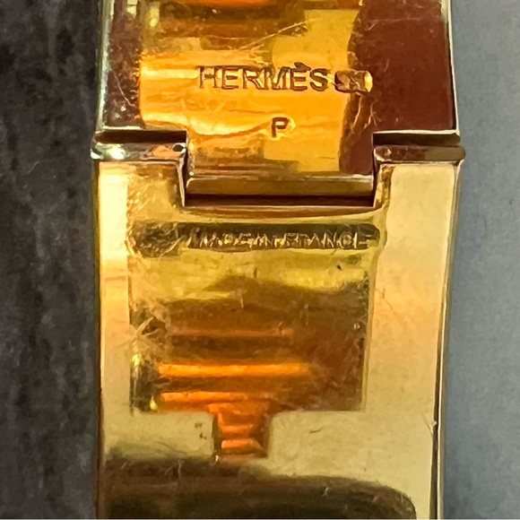 Hermès Clic Clac H black Enamel Gold
Plated Wide Bracelet - Picture 4 of 4